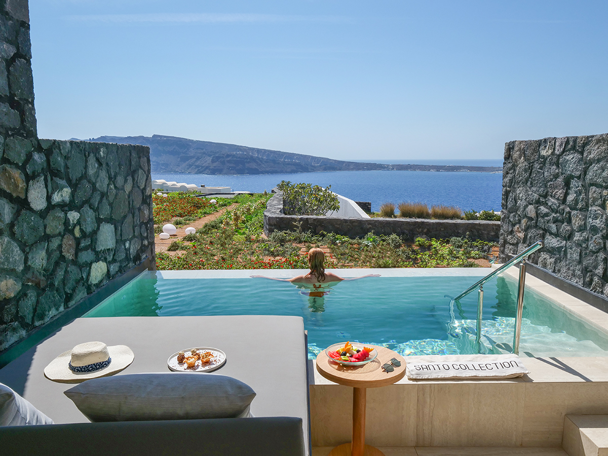 Santo Pure Oia Suites & Villas – A Complete Review